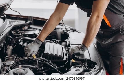 Moteur de voiture lors d'un entretien